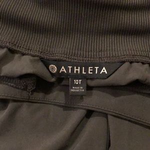 Athleta pull on casual pants in great condition only worn maybe 8 times